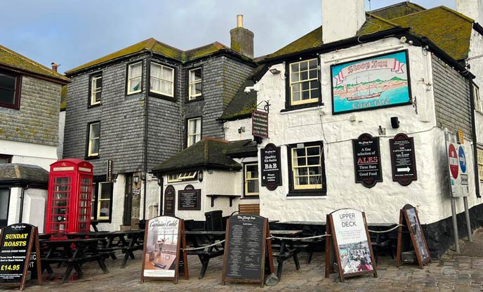 Old fashioned pub in St Ives