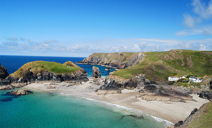 Crystal clear waters and white sand at Kynance Cove 