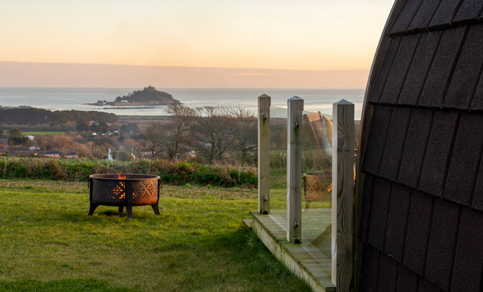 Glamping pod in Cornwall with sea views and a hot tub