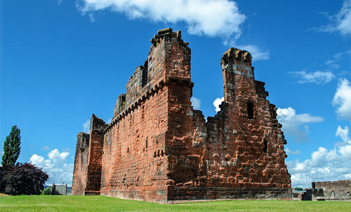 Blue sky and sunny day over the ruins of Penrith Castle