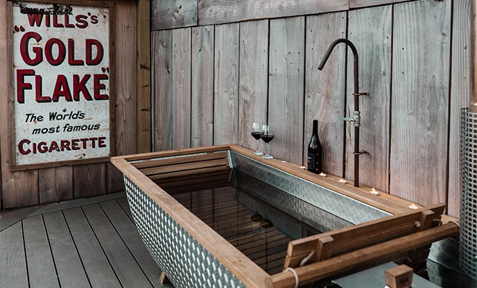 Retro Hikki Swedish wood-fired bathtub