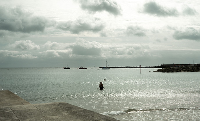 Sea dips at Lyme Regis