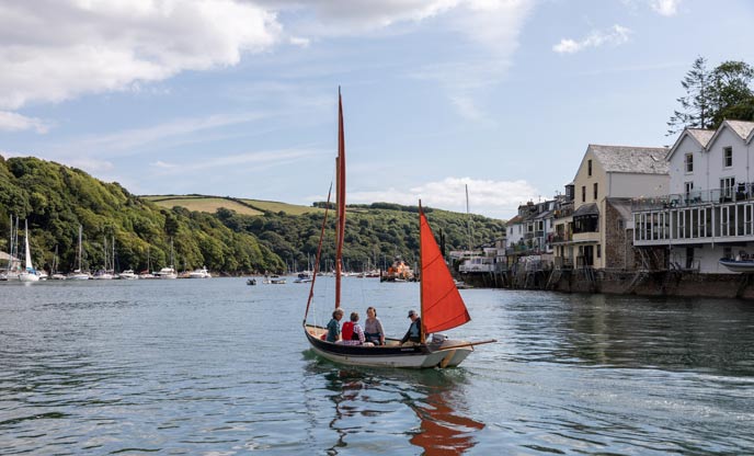 Hire a boat in Fowey 