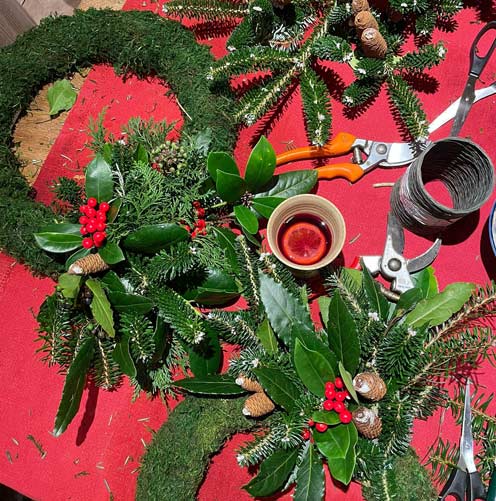 A festive night making Christmas wreaths and drinking mulled wine 