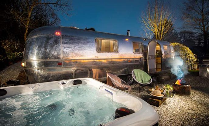 A bubbly hot tub and romantic fire pit at the gorgeous La Cabine Fancaise